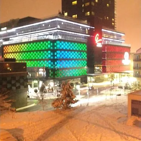 Апартаменти In The Center Of Oboinaya St. *